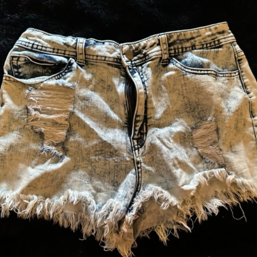 ARDEN B CUT OFF SHORTS SIZE M